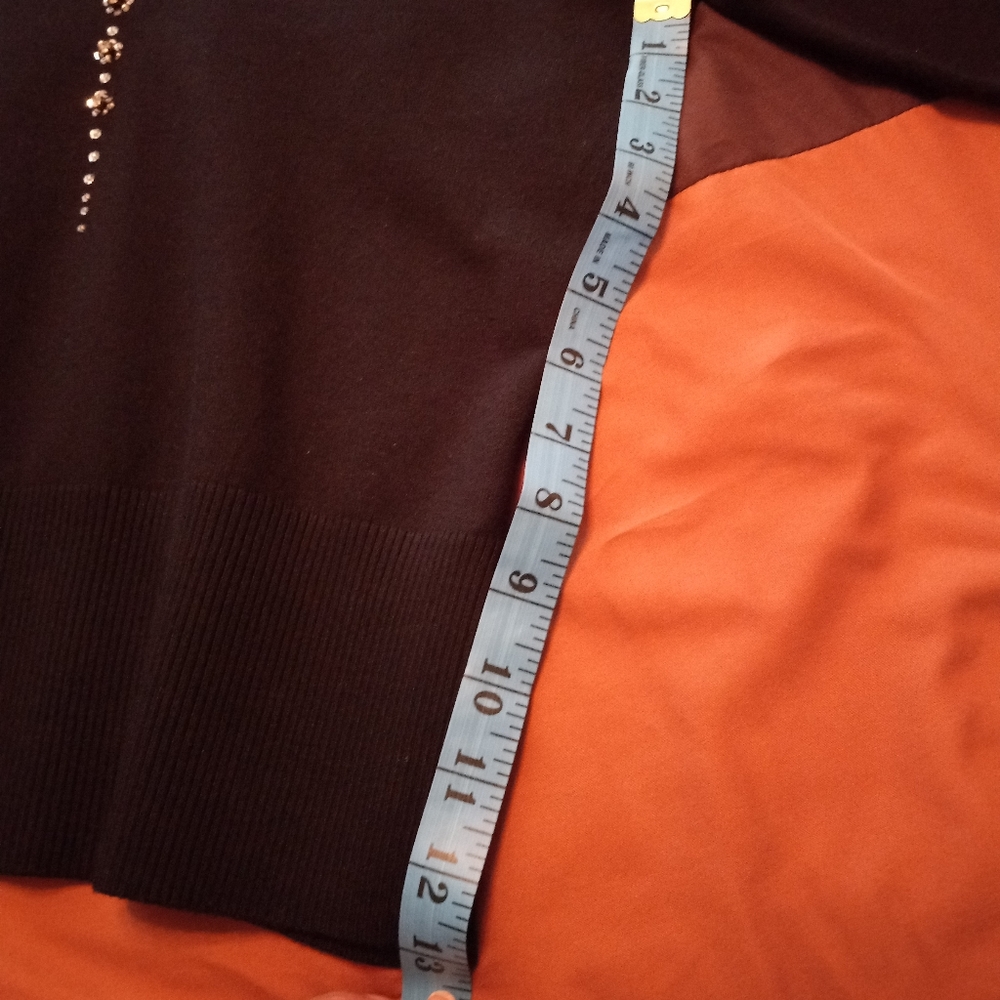 Cache Pullover Sweater - Picture 7 of 9